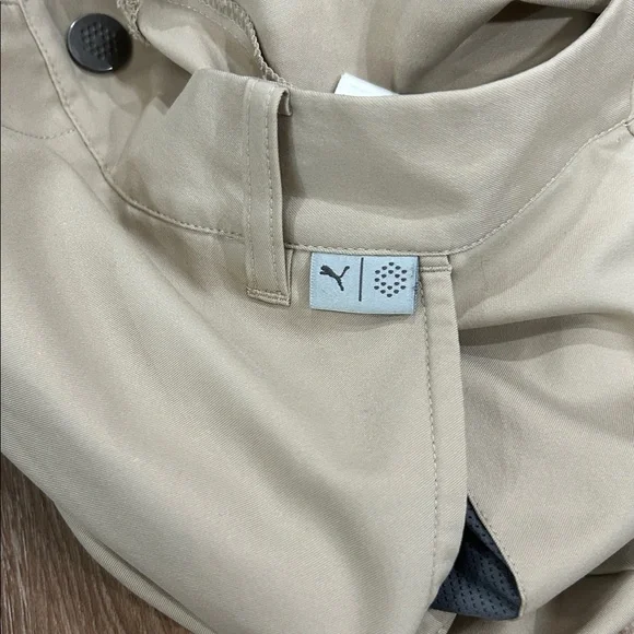 Puma Golf Shorts, Puma way 1 light khaki color, size US 34 waist lightweight - Picture 11 of 13